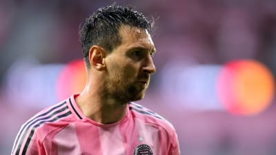 انسحب ليونيل ميسي من المباراة الأخيرة قبل كأس العالم بسبب الإصابة