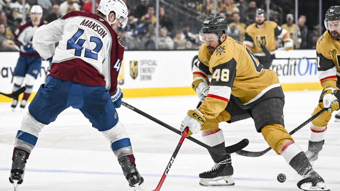 ساعد الفائز المتأخر في مباراة Hertl فريق Golden Knights على التقدم بنتيجة 5-3، مما منحهم التقدم 3-0 على الانهيار الجليدي